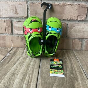 Nickelodeon Little Boys Clogs Shoes Size: 5/6